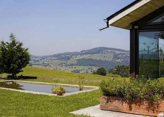 Casa Con Gran Jardin Y Piscina En Cabarceno