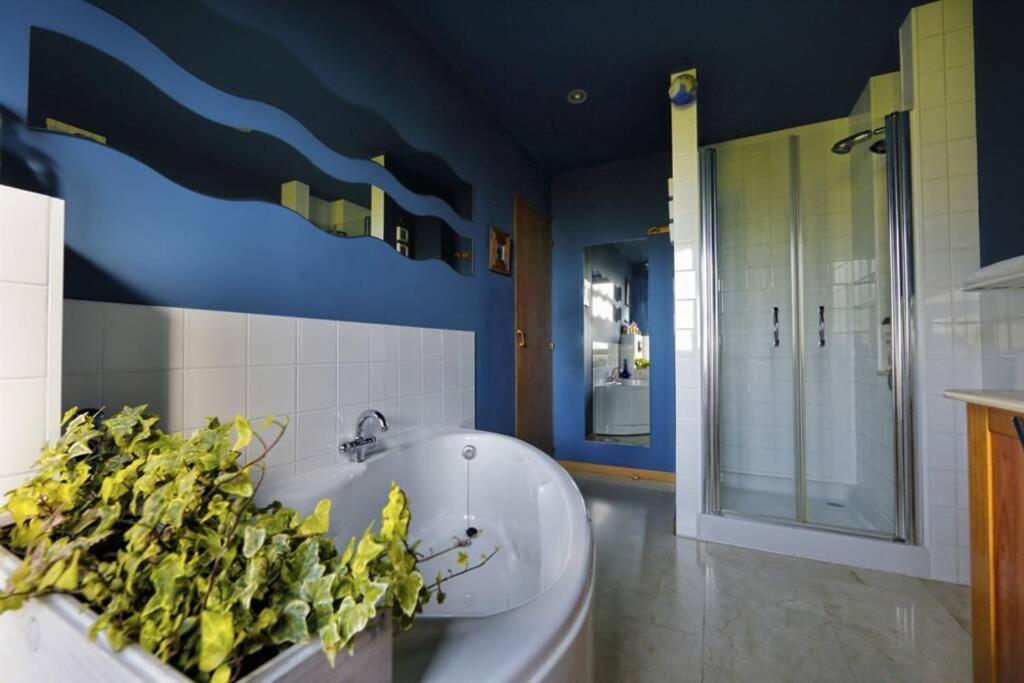 Casa Con Gran Jardin Y Piscina En Cabarceno Ferienhaus